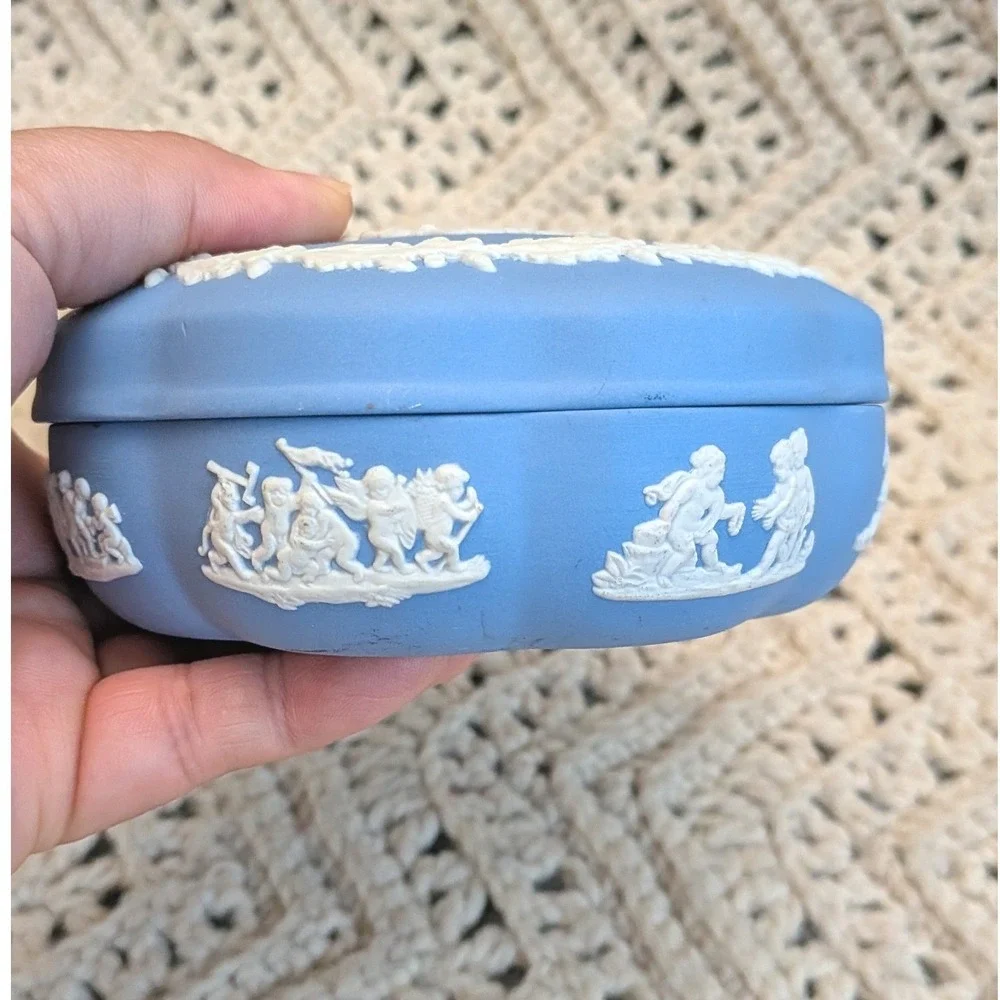 Wedgwood Blue Jasperware Scalloped Trinket Box Neoclassical Chariot England